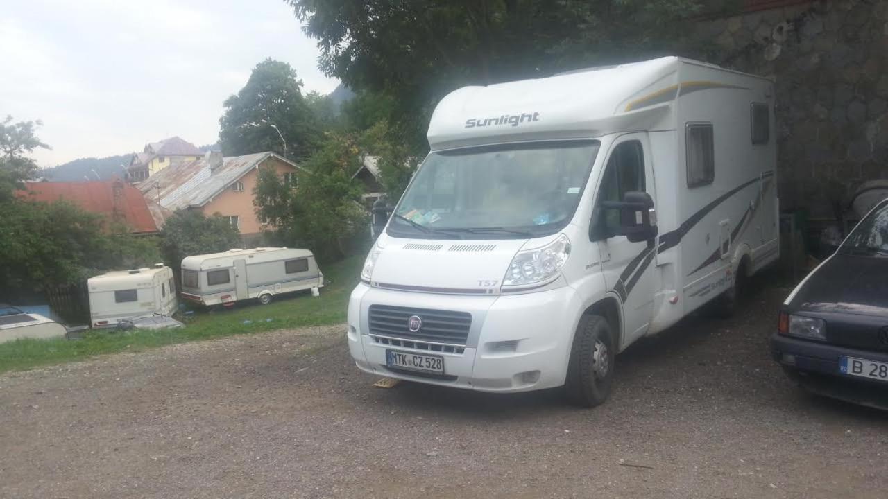 Camping Aviator, Numai Teren, Campare Pentru Rulote Autorulote Personale, Campingul Nu Are Rulote !!! Szászbuda Kültér fotó
